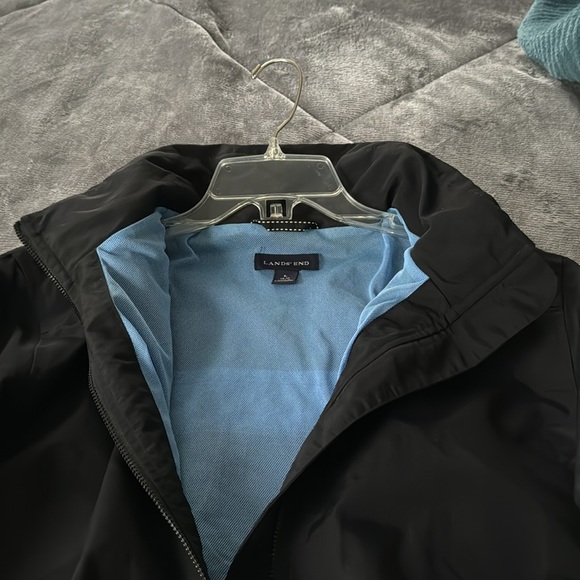Women’s Land’s End Water/wind proof jacket. - Picture 2 of 4